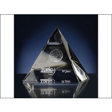 Laser in glas. Pyramide - Topgiving